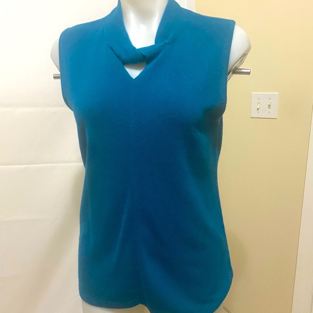 Womens sweater by Harvard Benard Like New Size L